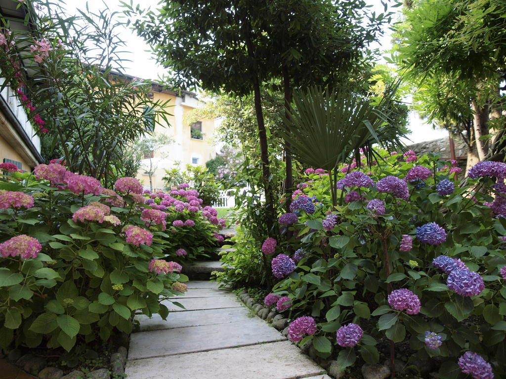 Hotel San Filis San Felice del Benaco Eksteriør bilde