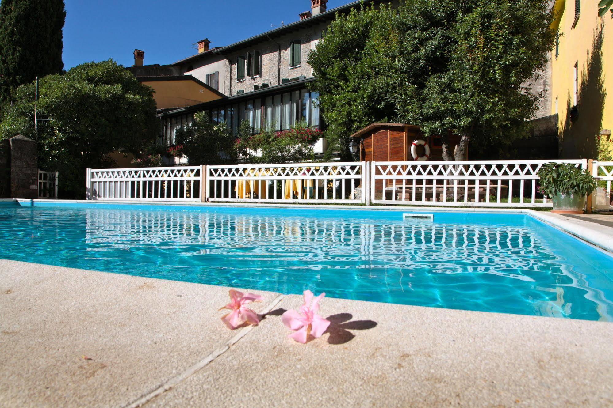 Hotel San Filis San Felice del Benaco Eksteriør bilde